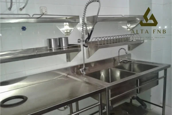 Sink stainless steel restoran 2–3 bowl dari ALTAFNB, mudah dibersihkan.